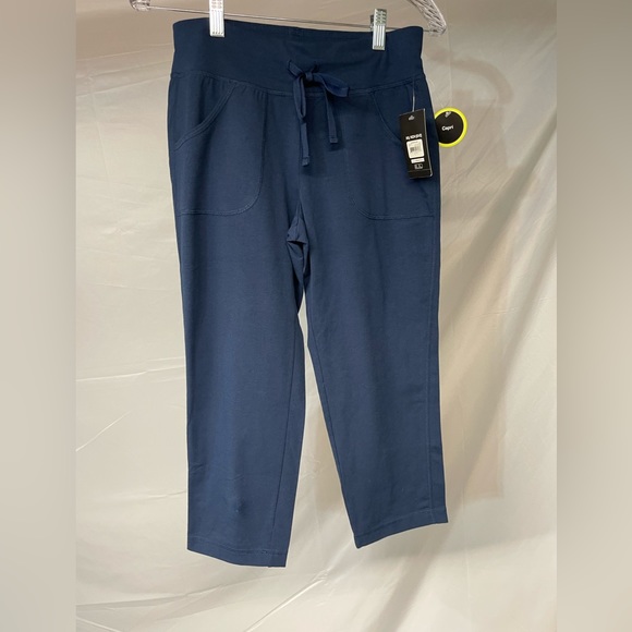 Women’s XS/S Atheltic Bundle (7 pieces- Lucy, Reebok, Nike & more included) - Picture 2 of 9